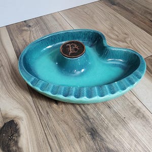 Vintage Hyde Park No 1970 Turquoise Ceramic Ashtray MCM Roseville Pottery Monogram B Atomic Boomerang