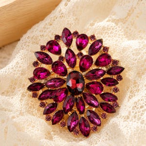 Rubinkristallbrosch, vintage guldblommig nål, röd strassbrosch, elegant lyxsmycke present till kvinnor