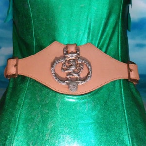 Vintage SPEYER, Tan Leather Belt, Small 26-29&quot; Cinch Waist, Lion Crest Crown Medallion