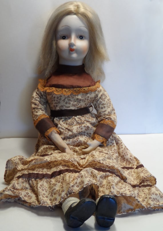 walda porcelain doll