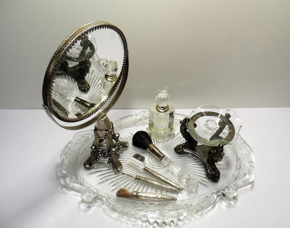 Godinger silver plate Vintage brush and mirror set VINTAGE GODINGER SILVER PLATE MIRROR COMB BRUSH ROSES  main image 3