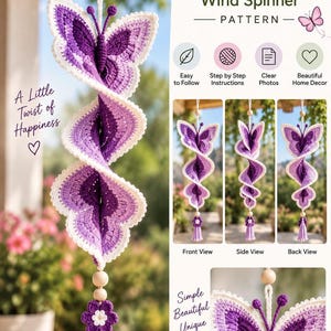 Peut inclure: Un modèle PDF de mobile éolien papillon au crochet avec un design en spirale violet et blanc, une perle en bois suspendue et un pompon en forme de fleur. Le texte inclut Crochet Butterfly Wind Spinner Pattern, A Little Twist of Happiness et Simple Beautiful Unique.