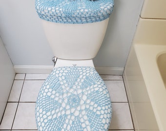 a set of 2 - a crochet toilet seat cover and a tank lid cover , bathroom beauty - charming blue (#3 yarn) (TTLTSC29JJ)