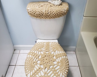 A set of Crochet Toilet Tank Lid Cover and Crochet Toilet Seat Cover, bathroom accessories, toilet set - cream (TTLTSC33H)