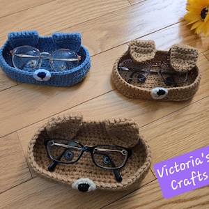 Hand-Crocheted dog Glasses Holder, Acrylic Yarn Eyeglass Case, Animal Eyeglass Case, Gift for Glasses Wearers & Animal Lovers – 2 colors