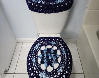 a set of 2 - a crochet toilet seat cover and a tank lid cover  - shaded dusk/soft navy (TTLTSC30KK)