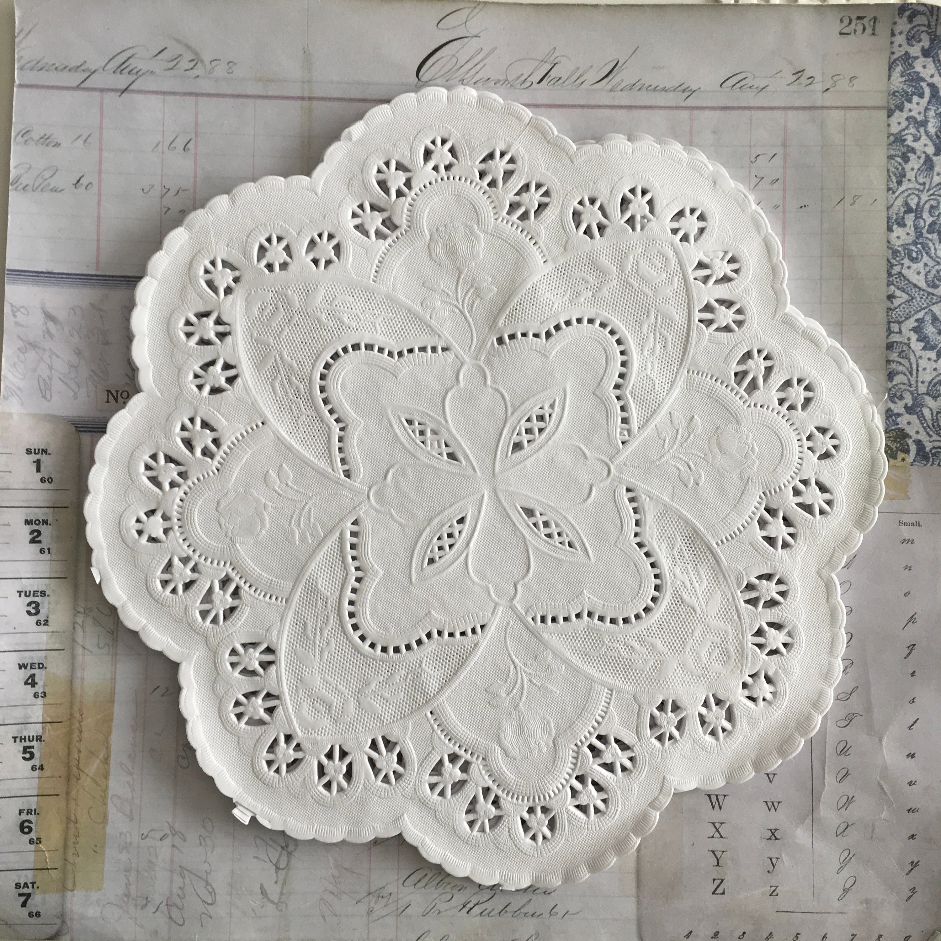 Paper Doilies / 20 White Paper Doilies 10 White Lace Doilies great for  Altered Art, Mixed Media, Cards, Journals 