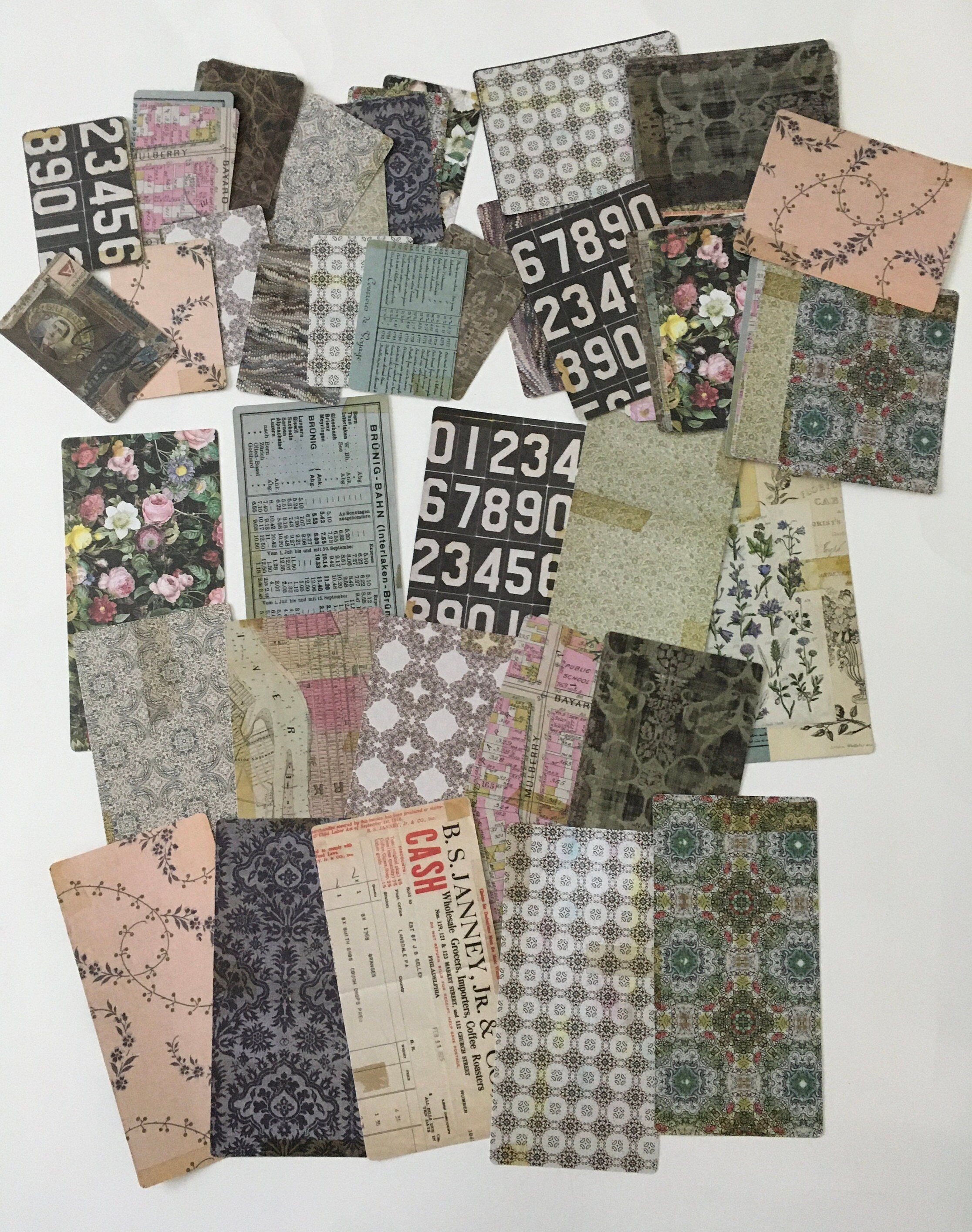 Pocket Cards by Tim Holtz 55 Papers Great for Mixed Media, Altered Art,  Junk Journals, Smash Books, Shadow Boxes 