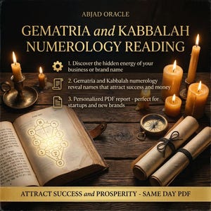 Puede incluir: Un gráfico digital para un servicio de LECTURA DE NUMEROLOGÍA GEMATRIA y KABBALAH de ABJAD ORACLE. La imagen muestra un libro abierto con un diagrama del Árbol de la Vida, velas encendidas, una brújula y pergaminos sobre una superficie de madera.