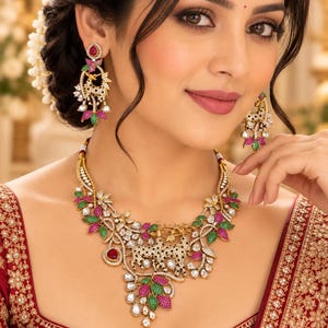 Indisches Hirschmotiv-Halskettenset, pakistanisches Bollywood-Braut-Haram, rubinroter, grüner, smaragdgrüner Kundan-Zirkonia-Schmuck, Statement-Ohrringe, Geschenk für Sie
