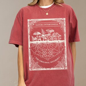 Brick red computer science biology shirt featuring a white mushroom wood wide web print.
