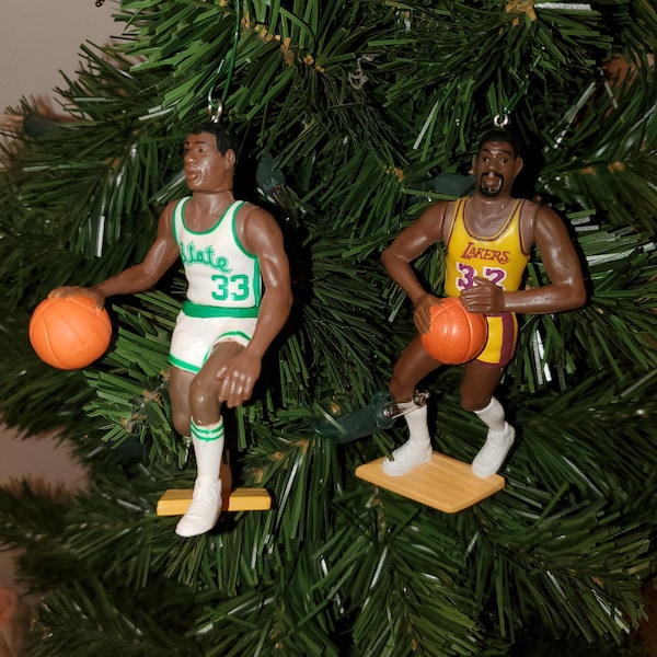 Set 2 Ornamenti Natalizi NBA Lakers: Scarpa Da Basket E Canestro, Scala 1:10, Die-cast