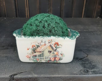 Green Birdhouse ceramic handmade scrubby/scrubbie/sponge holder with handmade scrubbie (69)