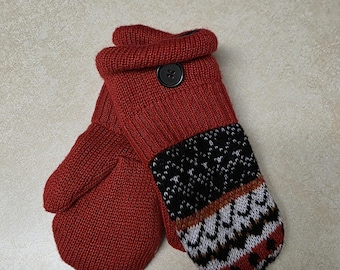 Red/black/whitepatterned upcycled fleece lined sweater mittens size sm/med (658)