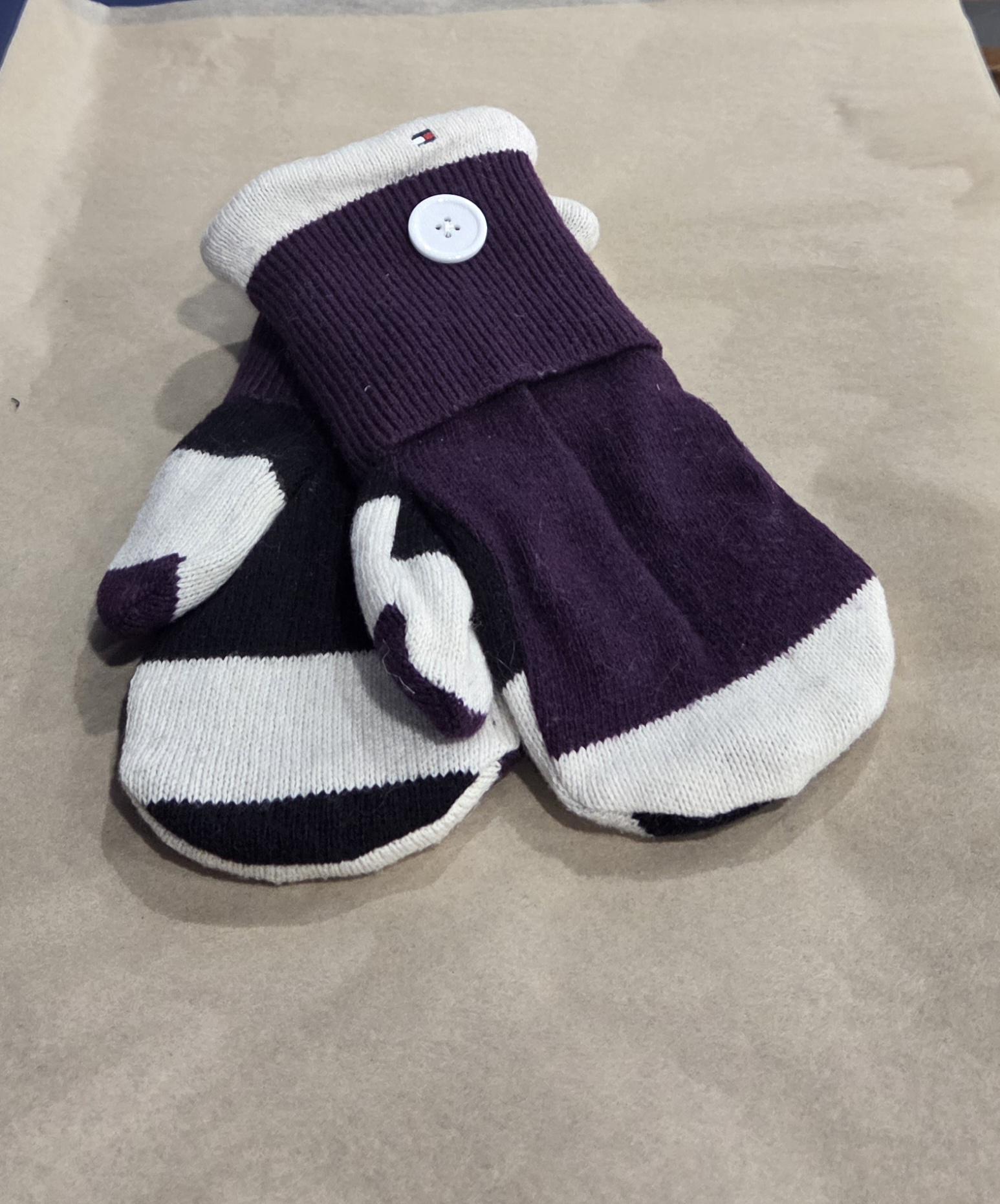 Purple/white/black fleece lined upcycled sweater mittens size large (604)