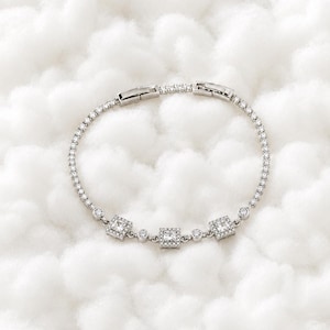Pulsera Tennis Plateada con Piedras Cuadradas Facetadas, Joyería Elegante Minimalista
