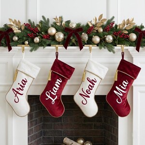 Calcetines navideños personalizados, calcetines con nombre personalizado, decoración navideña familiar, regalo de Navidad personalizado, decoración para chimenea y escalera.