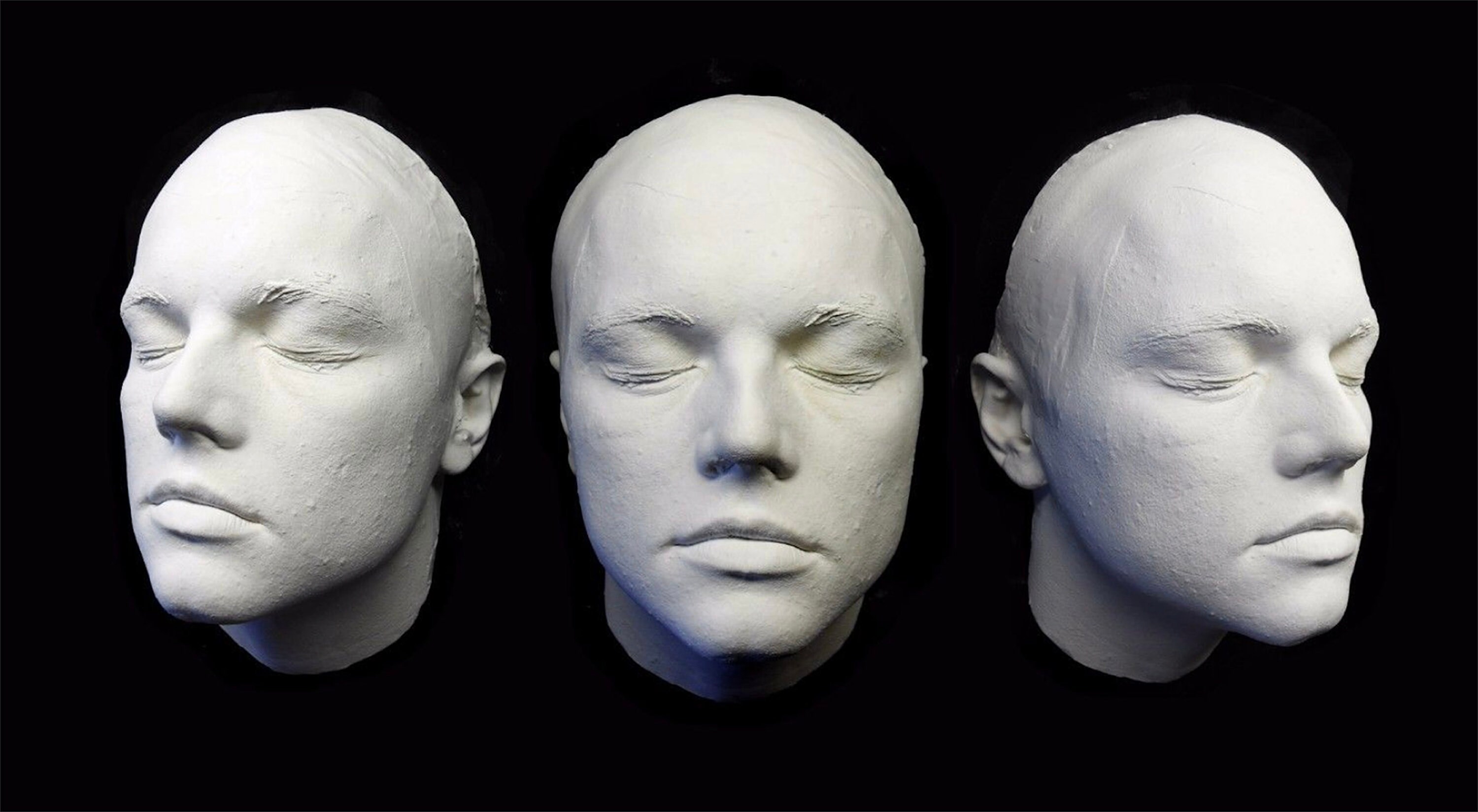 Face cast. Face cast
