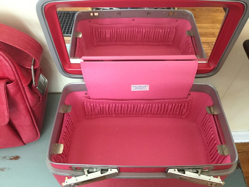 vintage royal traveller train case