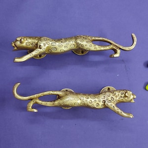 Brass Jaguar Handles Hardware | Wild Cat Round Base Door Pull Set 02 Pieces