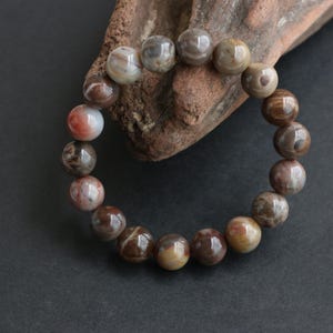 Armband med förstenat trä, armband med fossila stenar, handgjorda ädelstenssmycken, boho minimalistiskt armband, naturinspirerad gåva bild 10