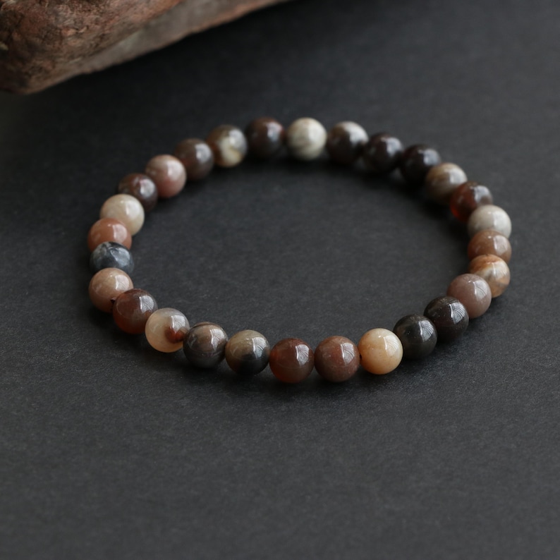 Armband med förstenat trä, armband med fossila stenar, handgjorda ädelstenssmycken, boho minimalistiskt armband, naturinspirerad gåva bild 4