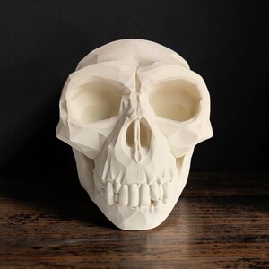 Low Poly Monkey Skull Headphone Stand – Geometric Sculpture, Gamer Desk Decor, PLA+ Plastic image 10