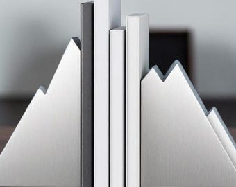 Geometric Mountain Bookends: Minimalist Shelf and Desk Decor