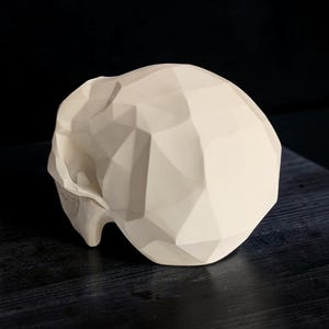 Low Poly Monkey Skull Headphone Stand – Geometric Sculpture, Gamer Desk Decor, PLA+ Plastic image 11