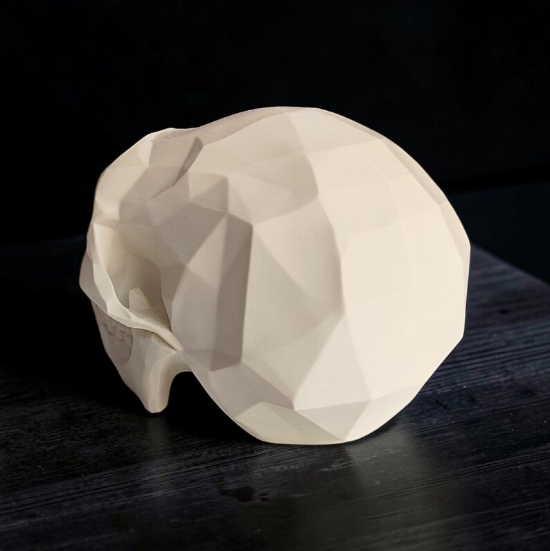 Low Poly Monkey Skull Headphone Stand – Geometric Sculpture, Gamer Desk Decor, PLA+ Plastic image 11