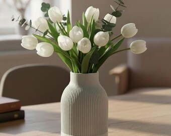 Two-Tone Japandi Vase: Minimalist Flower and Pampas Decor