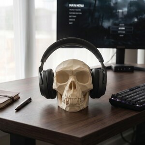 Low Poly Monkey Skull Headphone Stand – Geometric Sculpture, Gamer Desk Decor, PLA+ Plastic image 13
