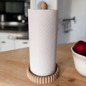Moderne keukenrolhouder, papieren handdoekhouder, minimalistische opbergruimte voor op het aanrecht, Scandinavisch keukenaccessoire afbeelding 1