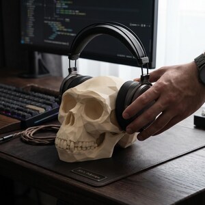 Low Poly Monkey Skull Headphone Stand – Geometric Sculpture, Gamer Desk Decor, PLA+ Plastic image 1