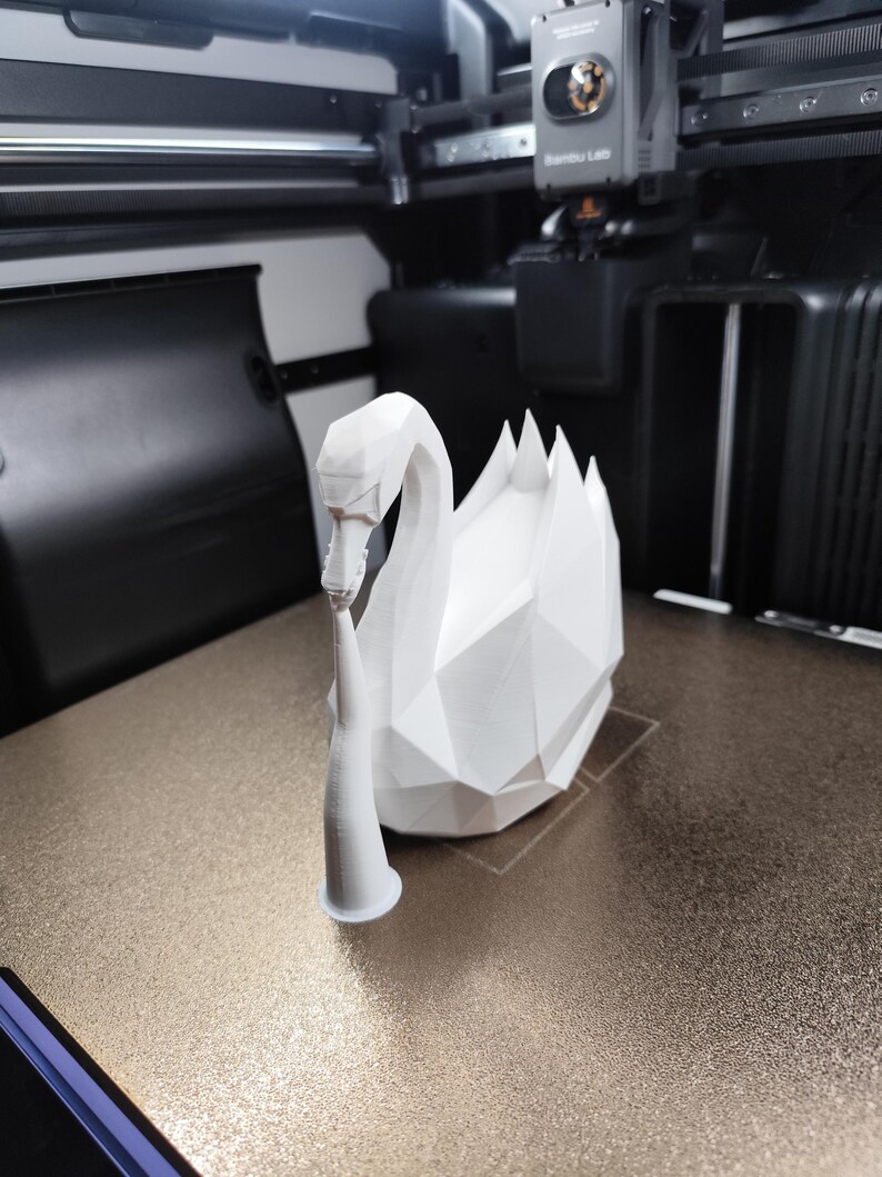 Escultura de cisne de baja poligonalidad, estatua geométrica de pájaro, decoración minimalista blanca. imagen 6