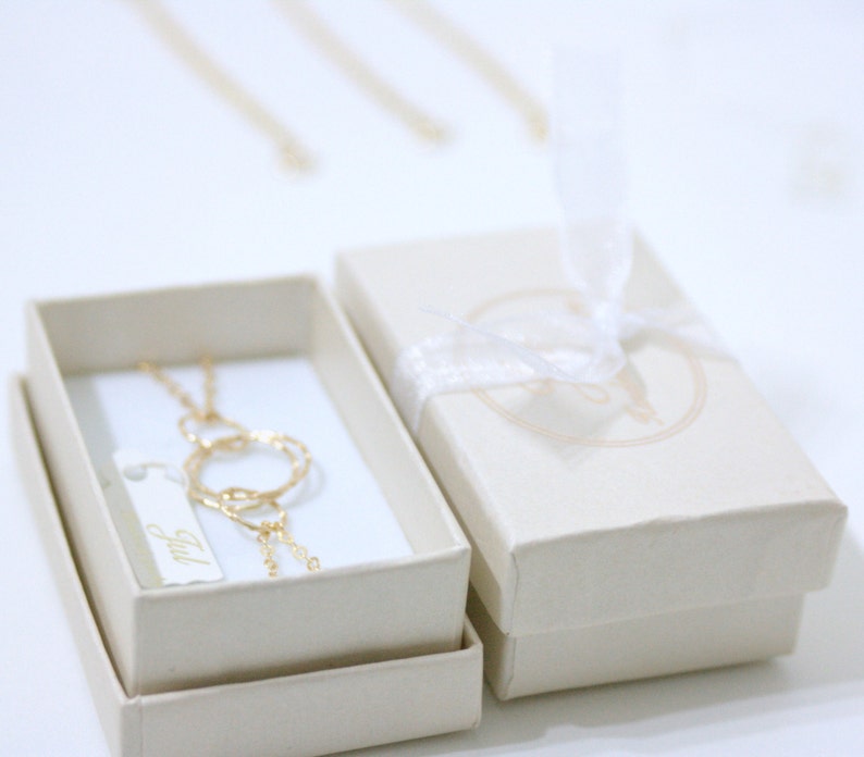 Tiny Triangle Necklace Minimal Delicate Simple thin chain Necklace