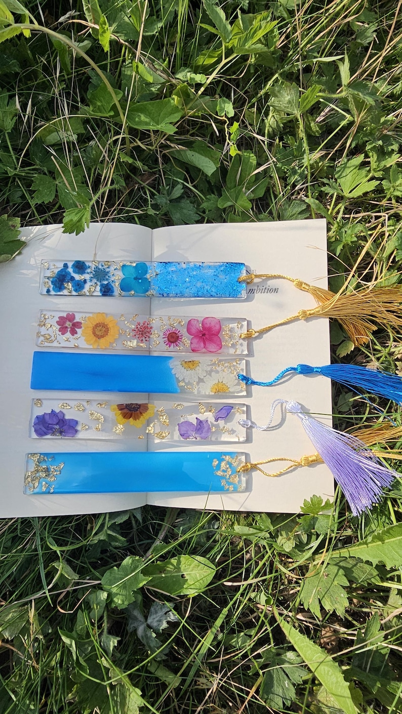 Handmade Resin Bookmarks, Dried Flowers, Gold Flakes, Tassel (gift for ...