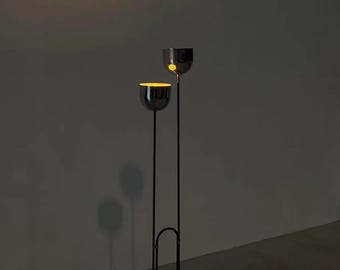 Moderne messing vloerlamp, staande lamp in mid-century stijl, minimalistische woonkamerlamp