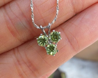 Peridot Faceted Cluster 925 Sterling Silver Pendant, Peridot 3 Stone Pendant,Peridot Faceted Pendant, August Birthstone