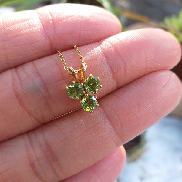 Peridot Faceted Cluster 14 kt Yellow Gold Filled Pendant,Peridot 3 Stone Pendant,Peridot Faceted Pendant