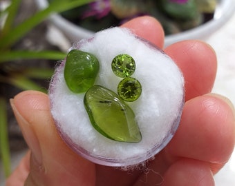 Natural Gemstone Peridot or Natural Gemstone Amethyst 2 Faceted Gems and 2 Tumble Polished Gems in a Gemstone  Box, August / February