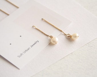 Gold threader earrings, long gold chain earrings, dainty pearl earrings, pearl threader earrings, Pearl chain earrings, Pearl drop earrings