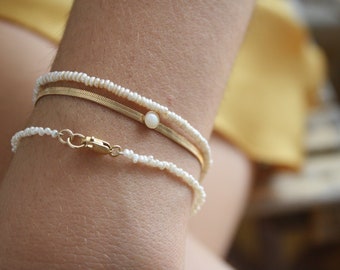Pearl bracelet, Tiny natural pearl bracelet, Dainty bracelet, Freshwater pearl bracelet, Minimalist bracelet,  14k solid gold and pearls