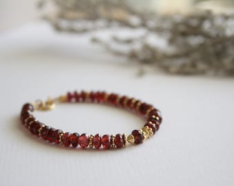 Garnet Bracelet, January birthstone gift for her, Red gemstone bracelet, Boho style bracelet, Garnet jewelry, Garnet and gold beads bracelet