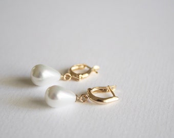 classic drop pearl earrings, White pearl earring gold, Dangle teardrop pearl earrings, Christmas jewelry for women, Gift for mom, gift idea