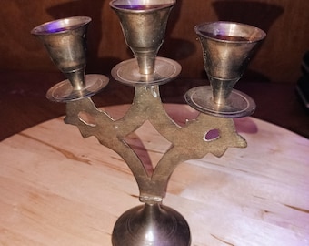 Vintage massief messing art deco kandelaar met 3 armen, in de huidige staat.