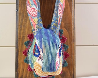 Handgefertigter Stoff-Kaninchenkopf Wandhalter - 3D Skulptur