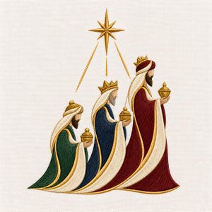 Könnte beinhalten: Ein Stickdesign mit drei Figuren in grünen, blauen und dunkelroten Gewändern, die jeweils eine Krone tragen und ein goldenes Gefäß halten. Darüber ist ein großer goldener Stern mit strahlenden Strahlen auf einen weißen Stoff gestickt.
