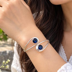 Pulsera tipo brazalete con gema azul, brazalete abierto de plata de ley 925, joyería hecha a mano.