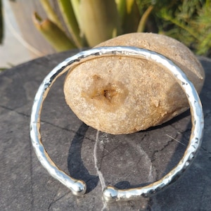 925 Sterling Silver Hammered Cuff Bracelet, Handmade Open Bangle, Adjustable Everyday Jewelry, Gift for Her